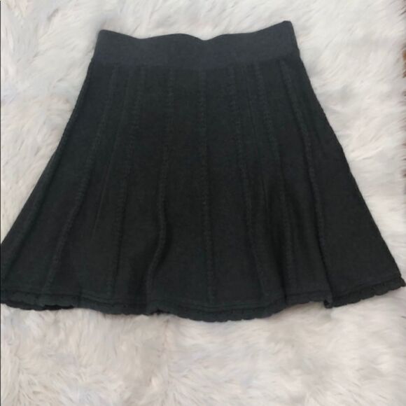 Cabi Charcoal Gray Sweater Skirt Size Small - Picture 2 of 11